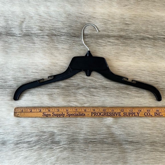 RESELLERS BUNDLE Recycled Plastic with Notches SHIRT HANGERS 17” Black 25 Pack - Picture 4 of 11